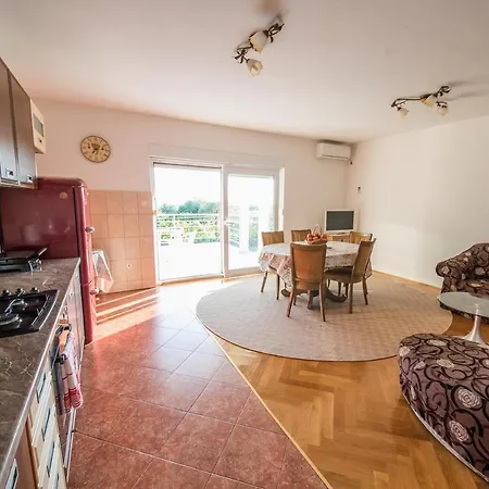 Dubis House Domek letniskowy