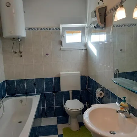Domek letniskowy Dubis House *